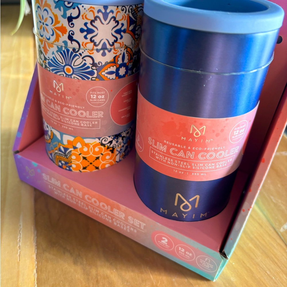 NWT Slim Can Cooler Set 🥤